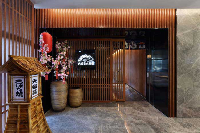 駐馬店日式料理設(shè)計500m2裝修效果圖