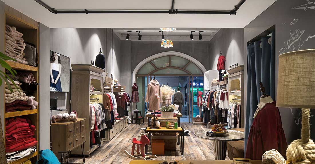 65平米童裝店鋪裝修設(shè)計實景圖